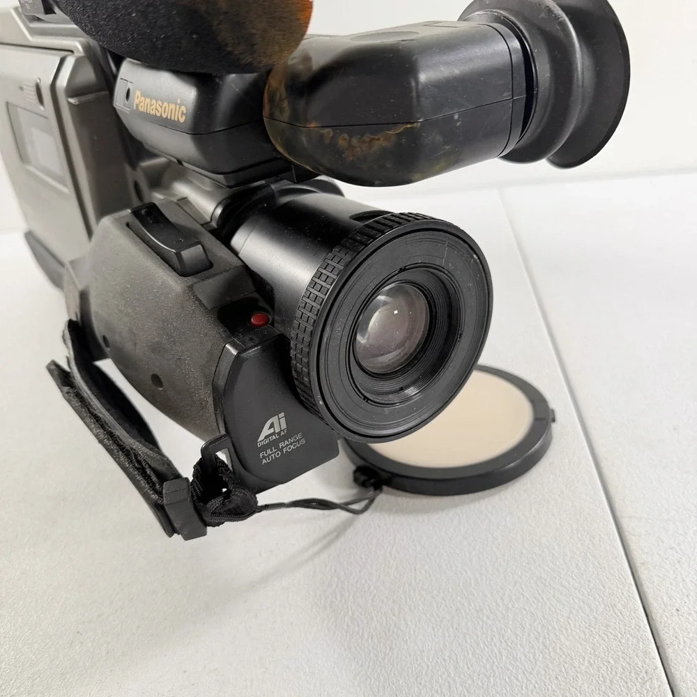 Panasonic AG-456UP PRO LINE S-VHS Reporter Movie Camcorder AS IS UNTESTED